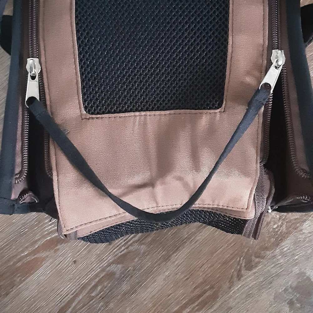 PET DOG/CAT CARRIER/CARRY ON